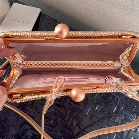 TED BAKER Chrina Leather Rose Gold Crossbody Bag - Picture 5 of 8